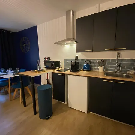 La Montagne Bleue - Parking Prive